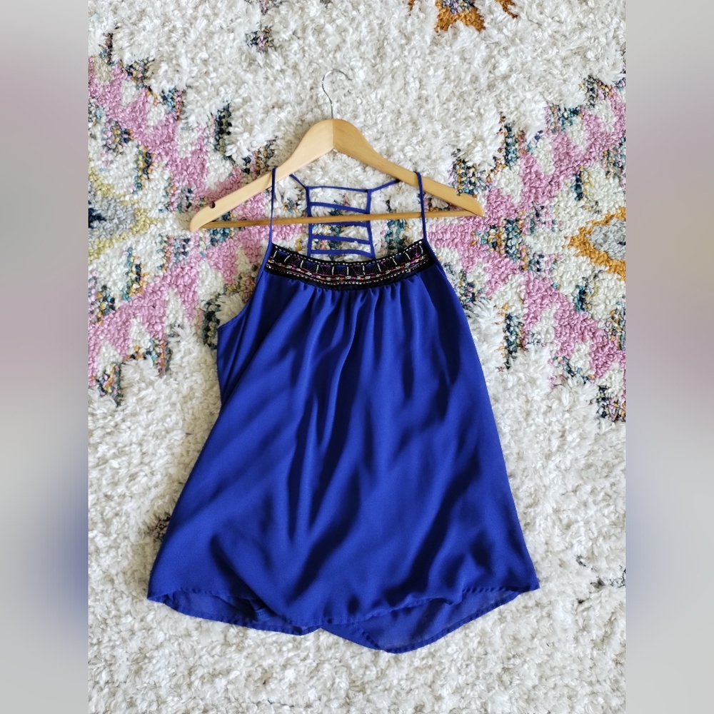 Studio Y from the buckle Aztec trim blouse top with detailed back